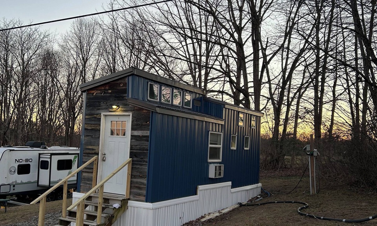 Mt Lookout Cabin | 1-bedroom cabin located at The Market & Drinkery. 11 miles North from NRG bridge