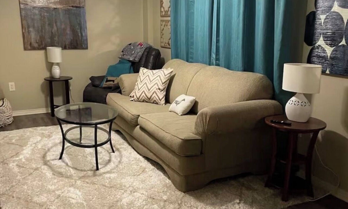 Sikeston Cottage | 1-bedroom cottage in Sikeston’s historic north-end. 3 minute drive to hospital