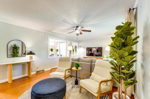 Clinton House | 1 Mi to Dtwn: Quiet Retreat w/Yard in Clinton