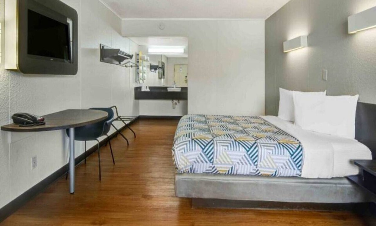 Lima Apartment | 1 Queen Bed | Non-Smoking