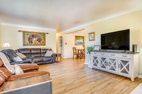 Indianapolis House | ~ 10 Mi to Dtwn: Indianapolis Home w/Game Room!