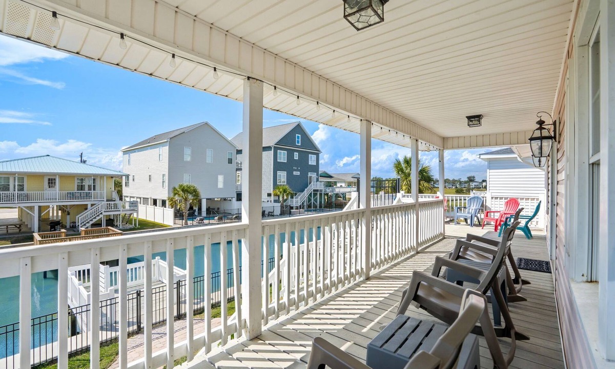 Cherry Grove Beach House | 10% off 3-7 nights Aug-Oct. Pet friendly 4BR 2BA on channel. Fenced yard