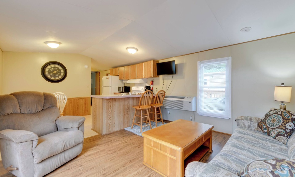 Waynesville House | 13 Mi to Slopes! Group-Friendly Blue Ridge Retreat