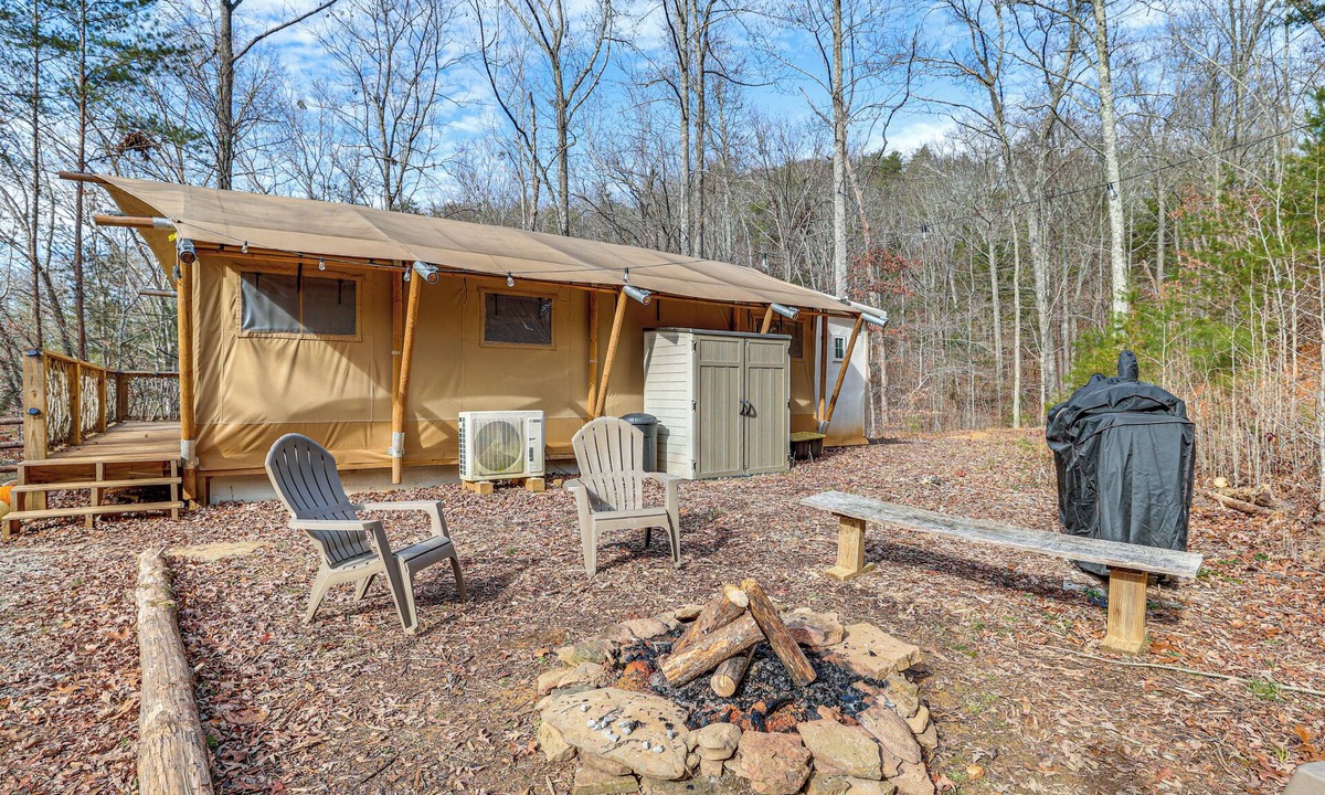 Trenton Cabin | 16 Mi to Lookout Mtn: Glamping Tent w/Hot Tub