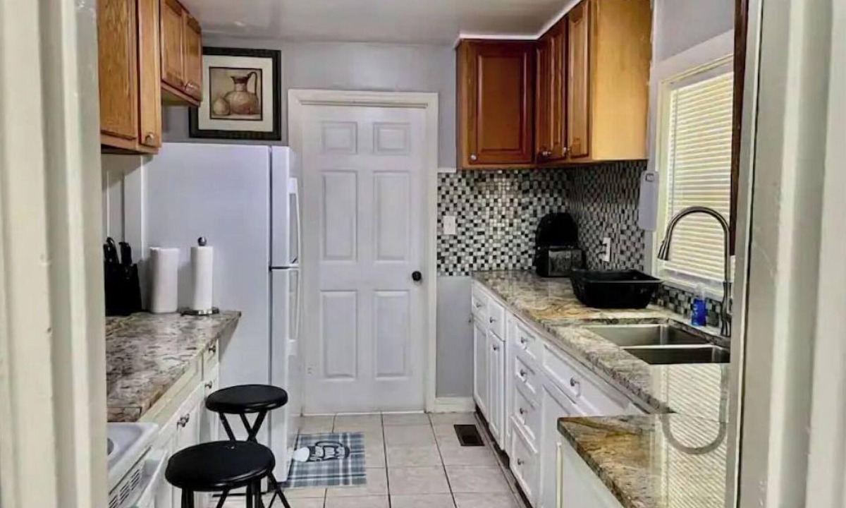Shannon House | 1616 urban Neighbourhood quiet Home your home away from home enjoy inn