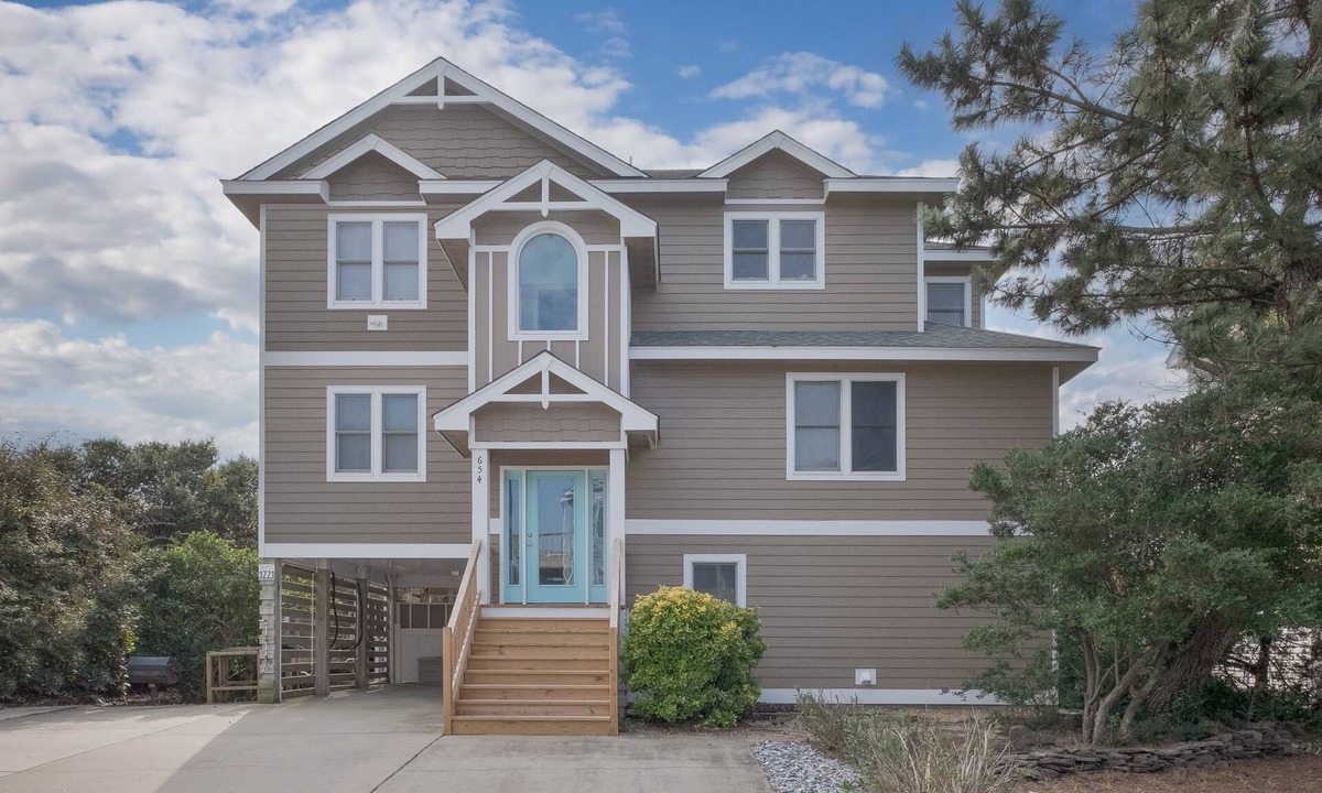 Ocean Sands House | 1771 - Goin' Coastal, Beautiful Beachy Home. Short Walk to Beach. Pool, Hot Tub, Pool Table.