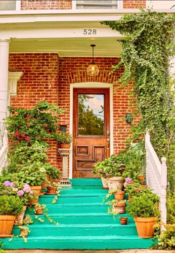 Northside District Bed & Breakfast | 1890 Victorian Garden Home Bed and Breakfast