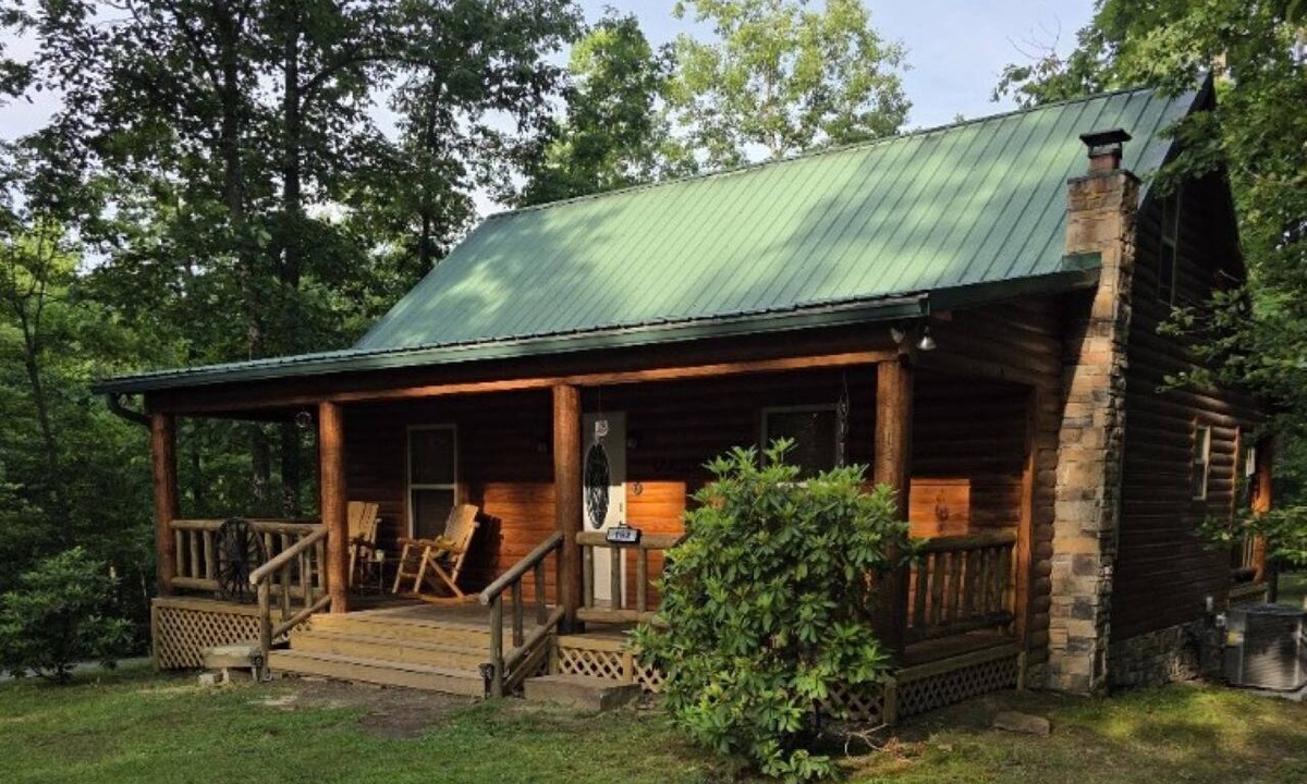 Jamestown Cabin | 2 Bed 1 bath rustic, pet friendly, Big South Fork