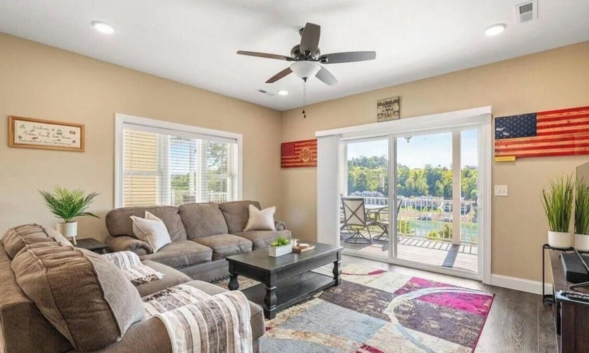 La Follette Condo | 2 bedroom condo in Deerfield Resort with a beautiful view of the Lake sleeps 6