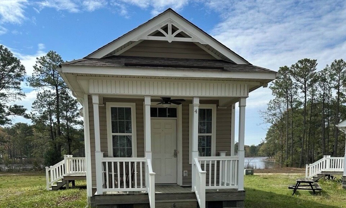 Hague Cottage | 2 Bedroom Cottage at Coles Point Marina