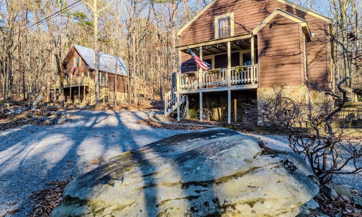 Mentone House | 2 Cabins on 3 Acres | Hot Tubs & Trails