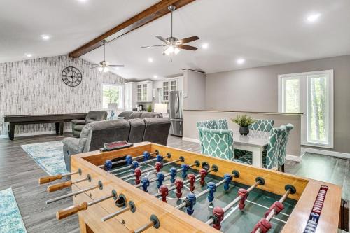 Byrdstown House | 2 Mi to Dale Hollow Lake! 'Shadowood' Group Escape