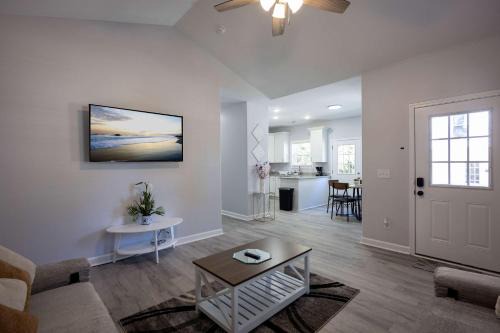 Burlington House | 2 Min to Downtown - 9 to Elon - Fast Wi-Fi