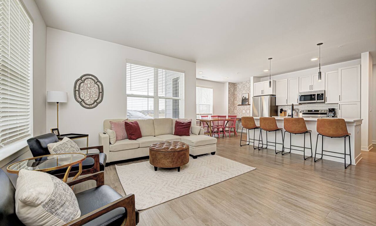Noblesville Apartment | 2BED/2BTH - KING/QUEEN BEDS - CARMEL/FISHERS/NOBLESVILLE GRAND PARK