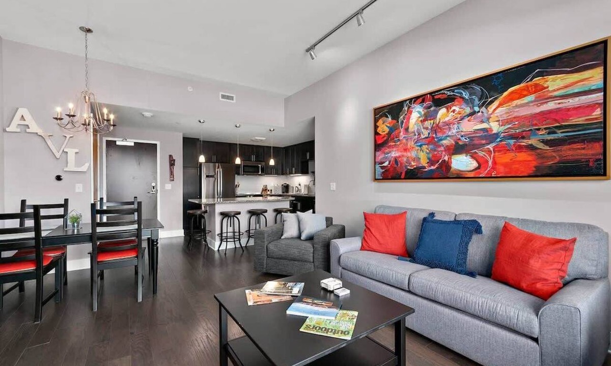 Asheville Condo | 2BR Condo w/Balcony + Free Tix | Walk to Downtown
