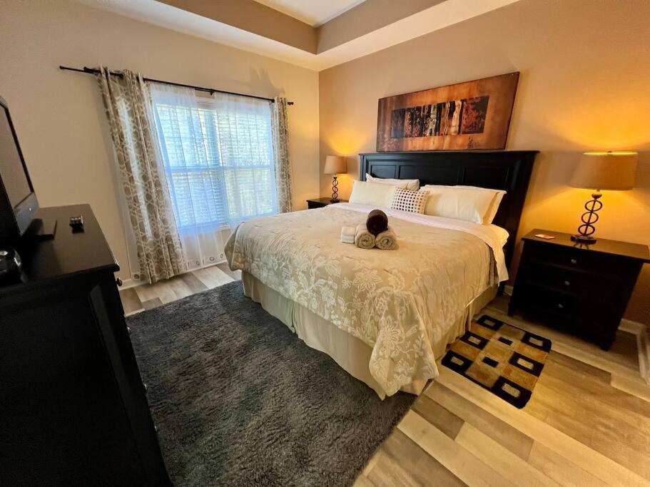 North Myrtle Beach Apartment | 2BR Condo w/ King Bed and Pool