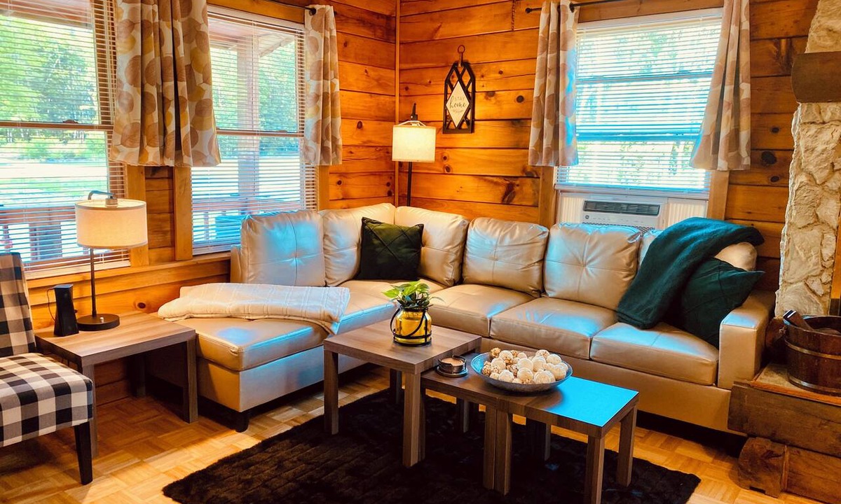 Spring Grove Cabin | 3 bdrm 2 BA cabin with WiFi, AC near Surry, Hopewell, Wakefield& Prince George