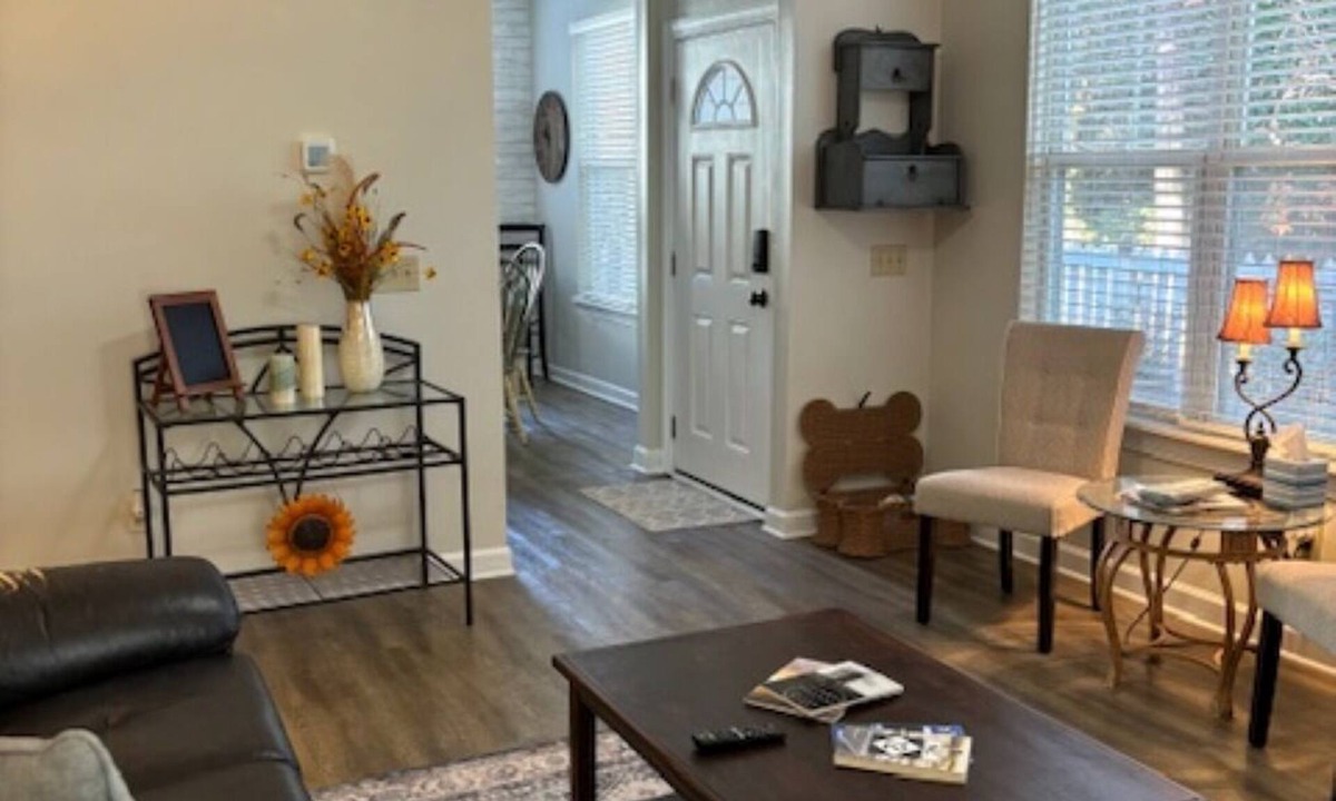 Greenacres House | 3-bedroom/3 Bath townhome in charming Wilmington. Quiet, Family and Dog Friendly