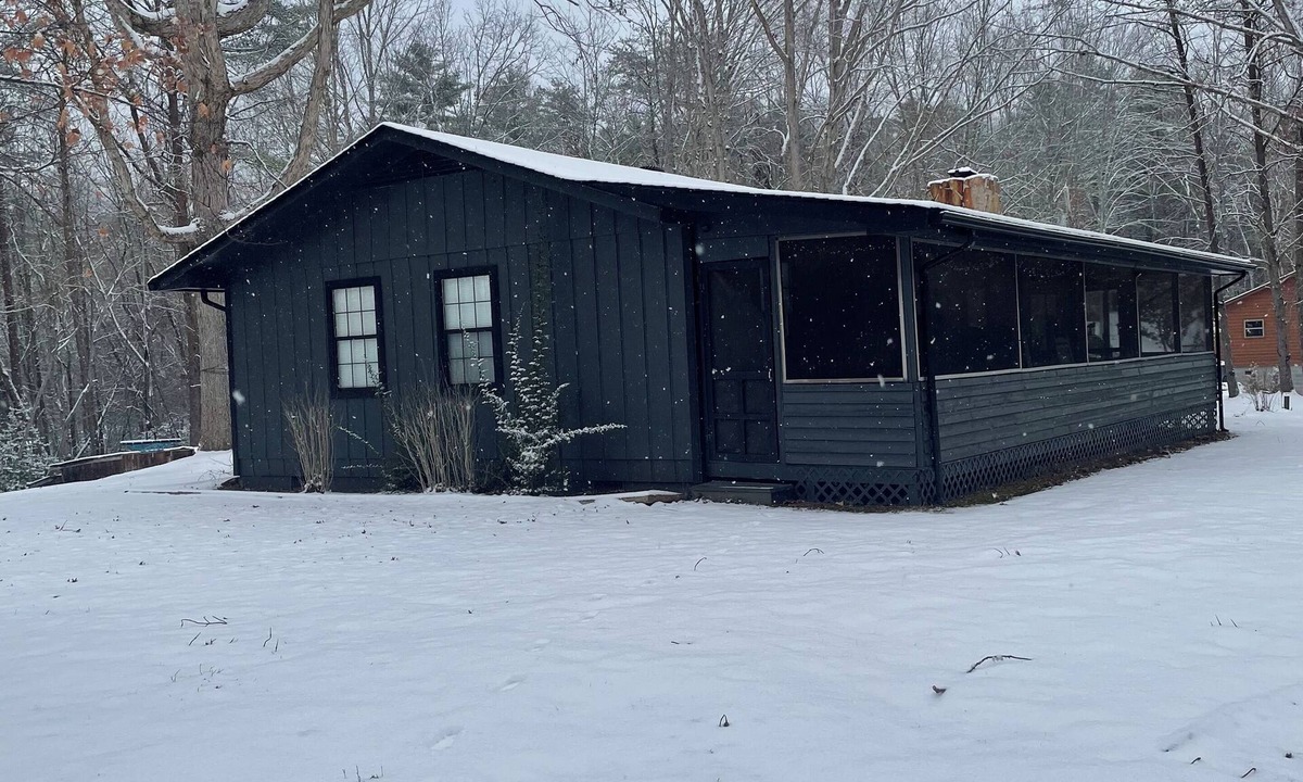 Upper Peachtree House | 3-bedroom Peaceful Escape in Murphy