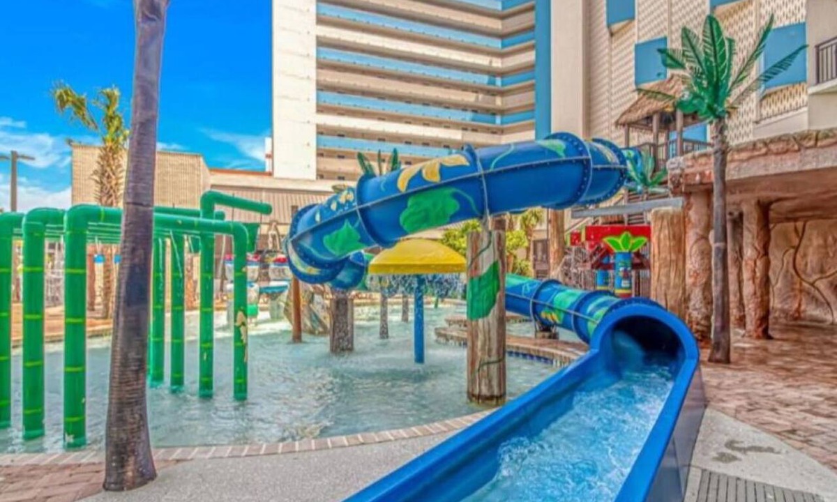Myrtle Beach Hotel | 3 Family-Friendly Beachfront Units w/Ocean Views, Pools & Close to Attractions