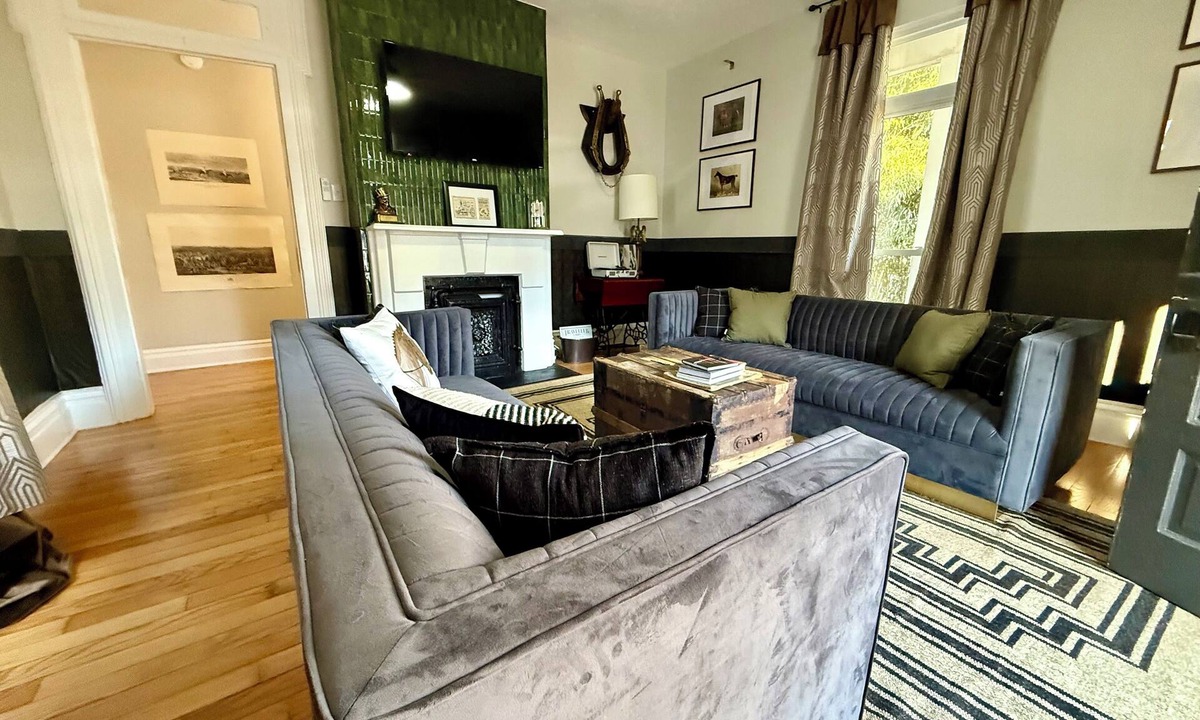 Frankfort House | 3 King Beds - Bourbon Trail - 2 Miles to Buffalo Trace - Farm Tours