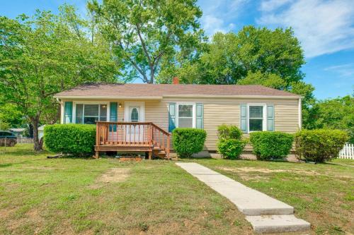 Hopewell House | 3 Mi to Historic Dtwn: Hopewell Home w/Yard