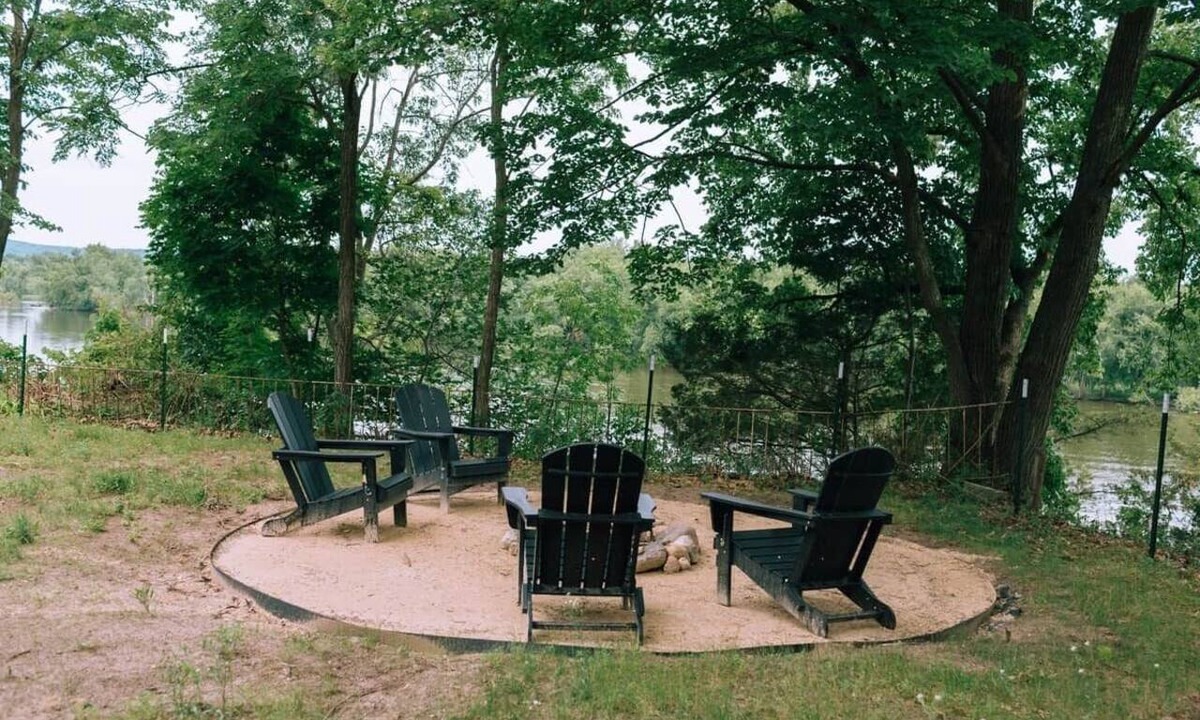 Poynette House | #3 Riverfront Lodging. Beach, Boat, Fish, Hike.