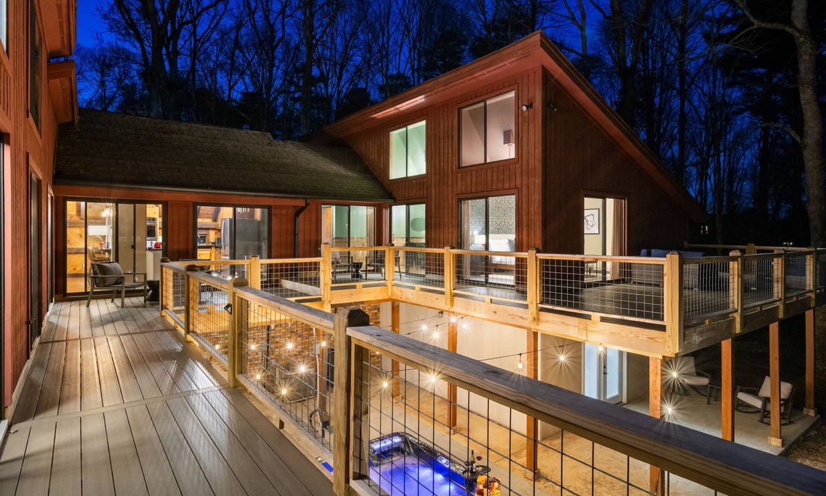 Arden House | 3BR Home near Asheville. 15 min from Biltmore