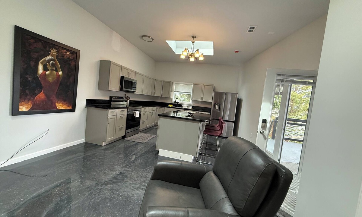 Springfield Condo | 3BR Retreat Private Patio Near DC & Pentagon