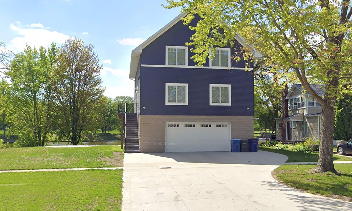 Waterloo House | 3BR River Front with inviting views