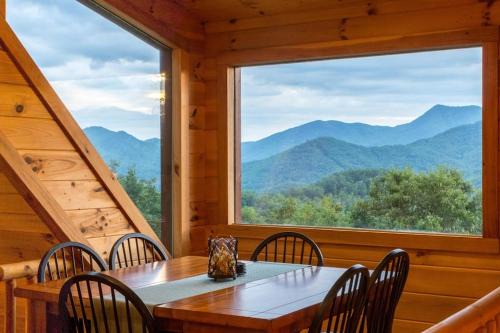 Sylva House | 4 Bed 4 Bath Vacation home in Sylva