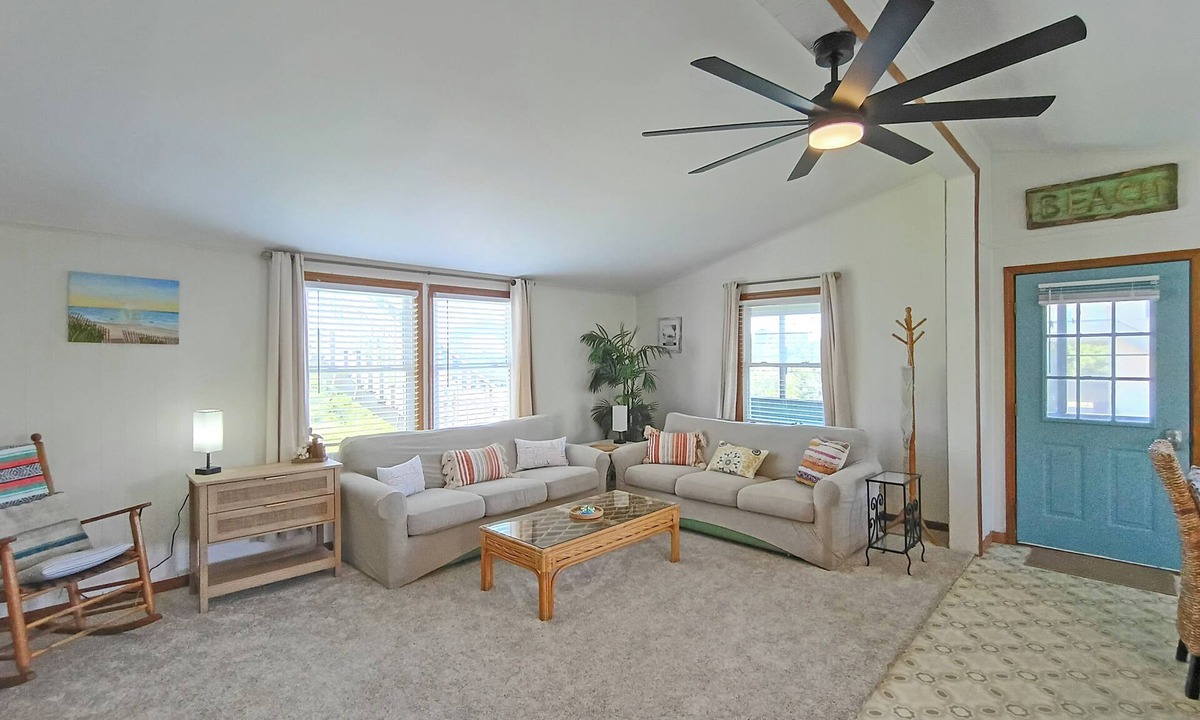Salvo Cottage | 4-bedroom cottage with short walk to beach. A/C, Wifi, Pets accepted