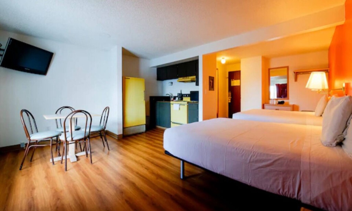 Hermiston Hotel | 4 Calming Hermiston Rooms | Explore Downtown Shops & City Attractions!