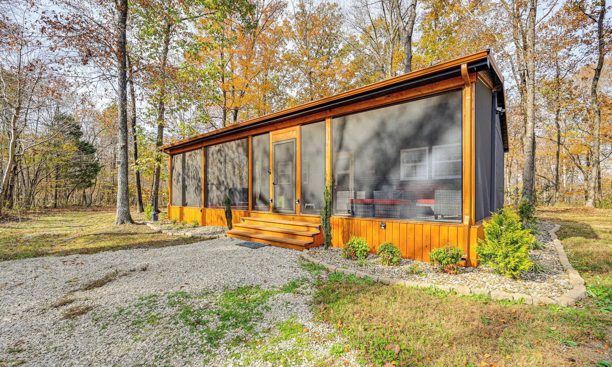 Brownsville Cabin | 4 Mi to Mammoth Cave: Hand-Built Cabin on 70 Acres