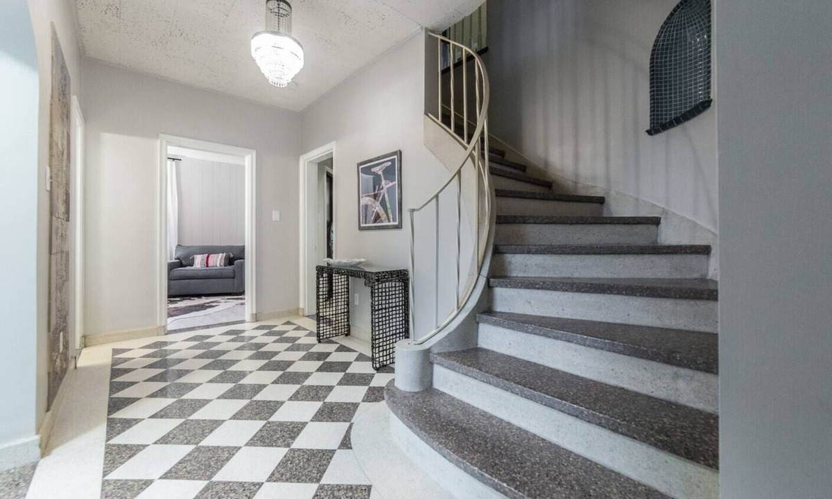 Downtown Knoxville House | 40's Tile Mansion w/ Private Pool by Crescent Bend