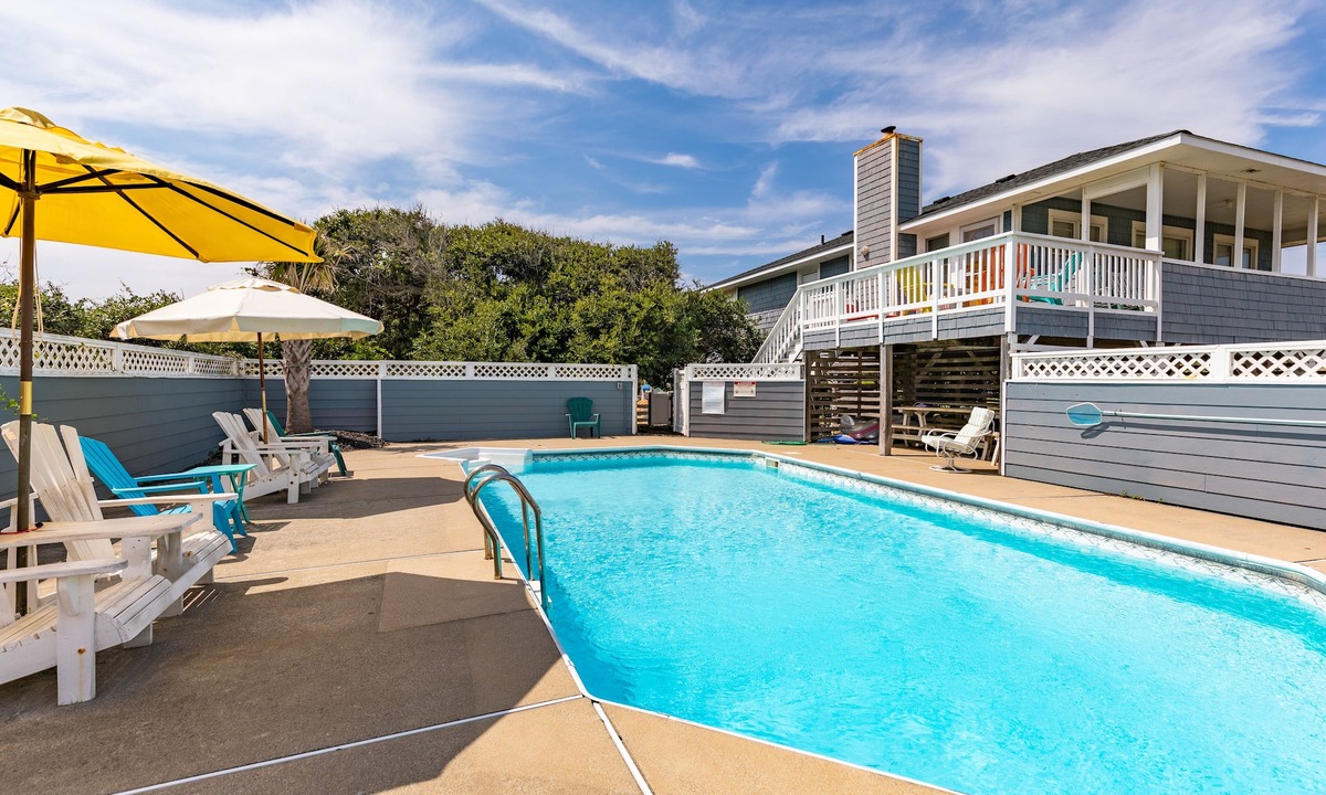 Southern Shores House | 4669- White Sands - Steps to Beach | Southern Shores Retreat