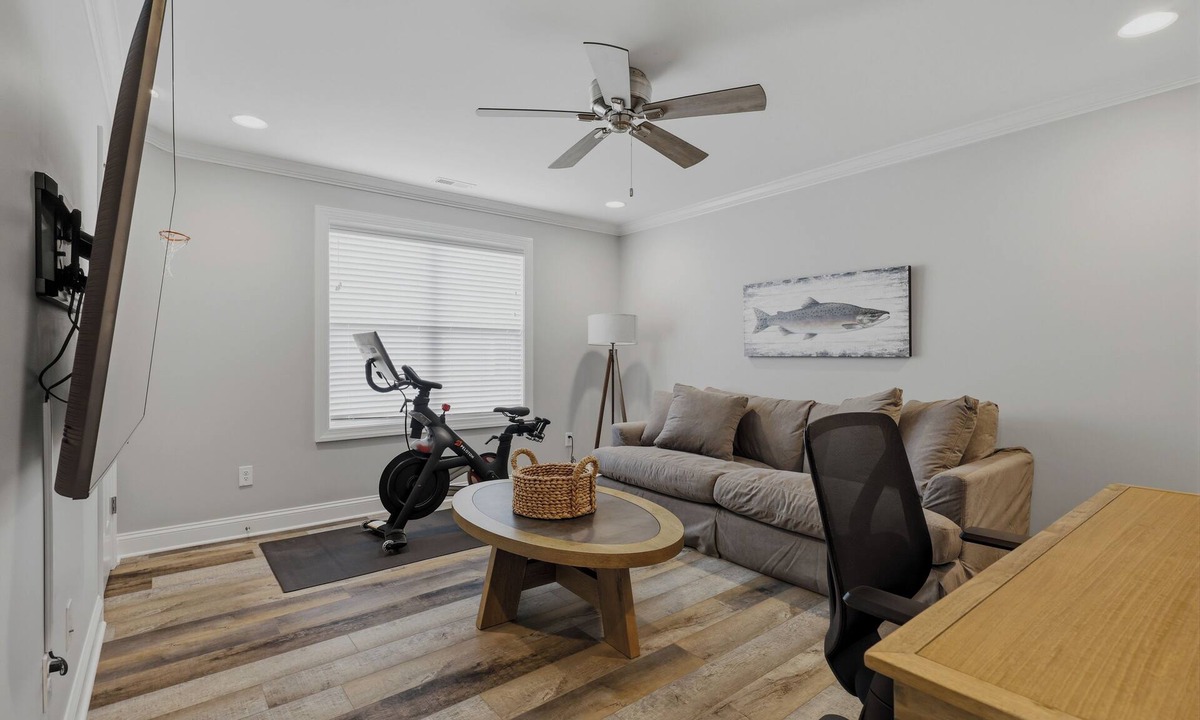Silver Lake House | 4BR Family Getaway in Wilmington/Fenced Yard & Modern Kitchen