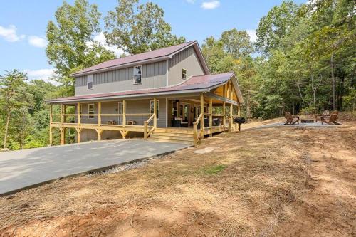 Cleveland Villa | 5 Bedroom Huge Luxury Cabin Perfect for Family Getaway