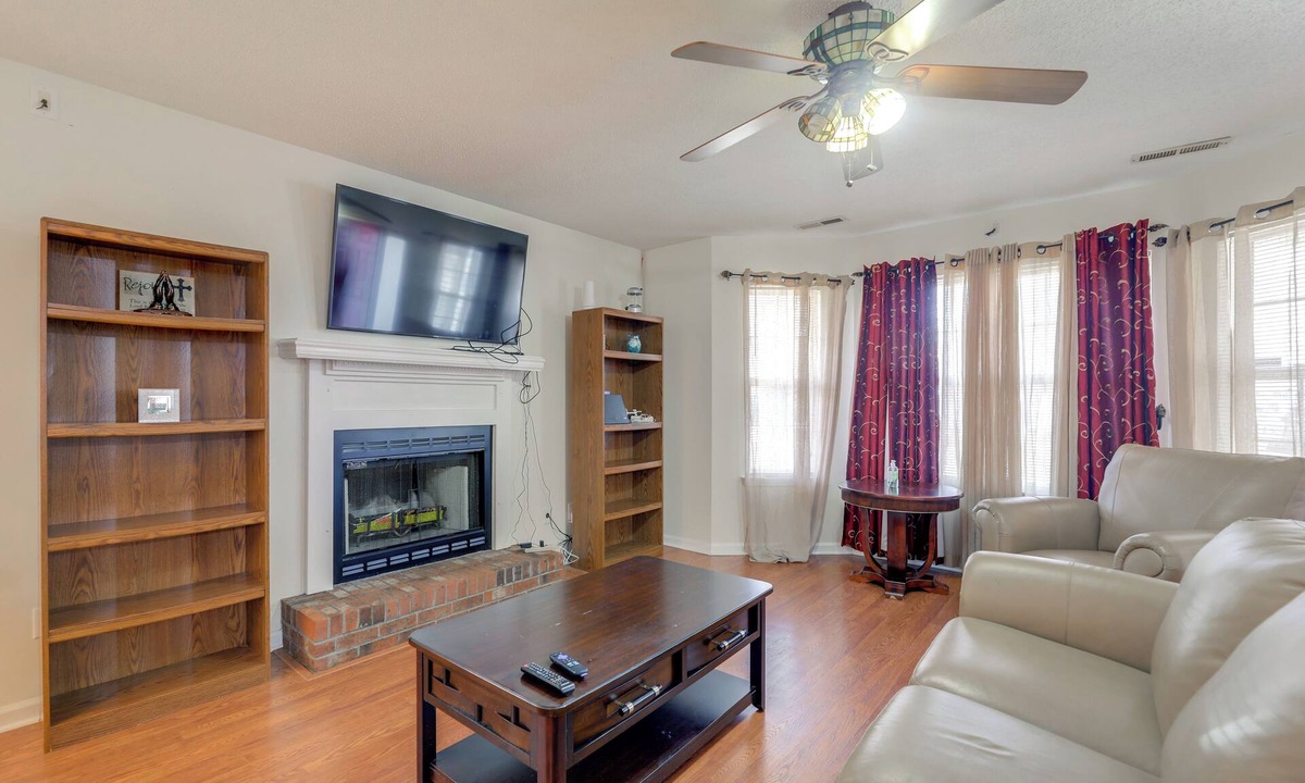 New Bern House | 5 Mi to Dtwn New Bern & Riverfront: Home w/Yard!