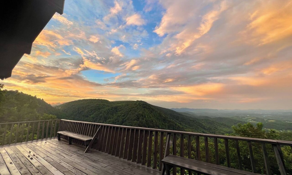 Vesta House | 6-bedroom mountain home with expansive views in Meadows of Dan, VA