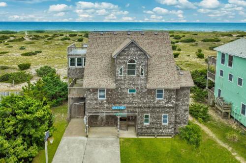 Salvo House | 7223 - Pelican Watch
