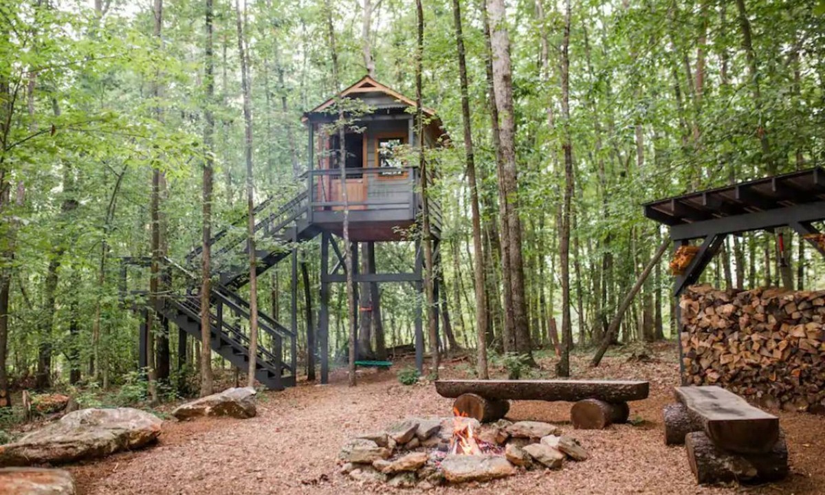 Travelers Rest RV Rental | 8 Acres of Private Camping on 20 Acre Lot