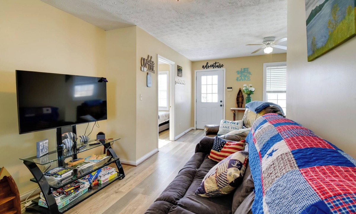 Wellington House | 8 Mi to Cave Run Lake Boating: Outdoor Retreat!