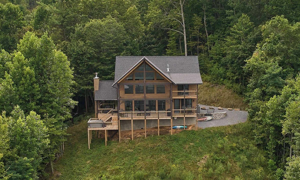 Almond Cabin | A Bougie Basecamp - Your Luxe Launchpad for Smoky Mountain Adventures!