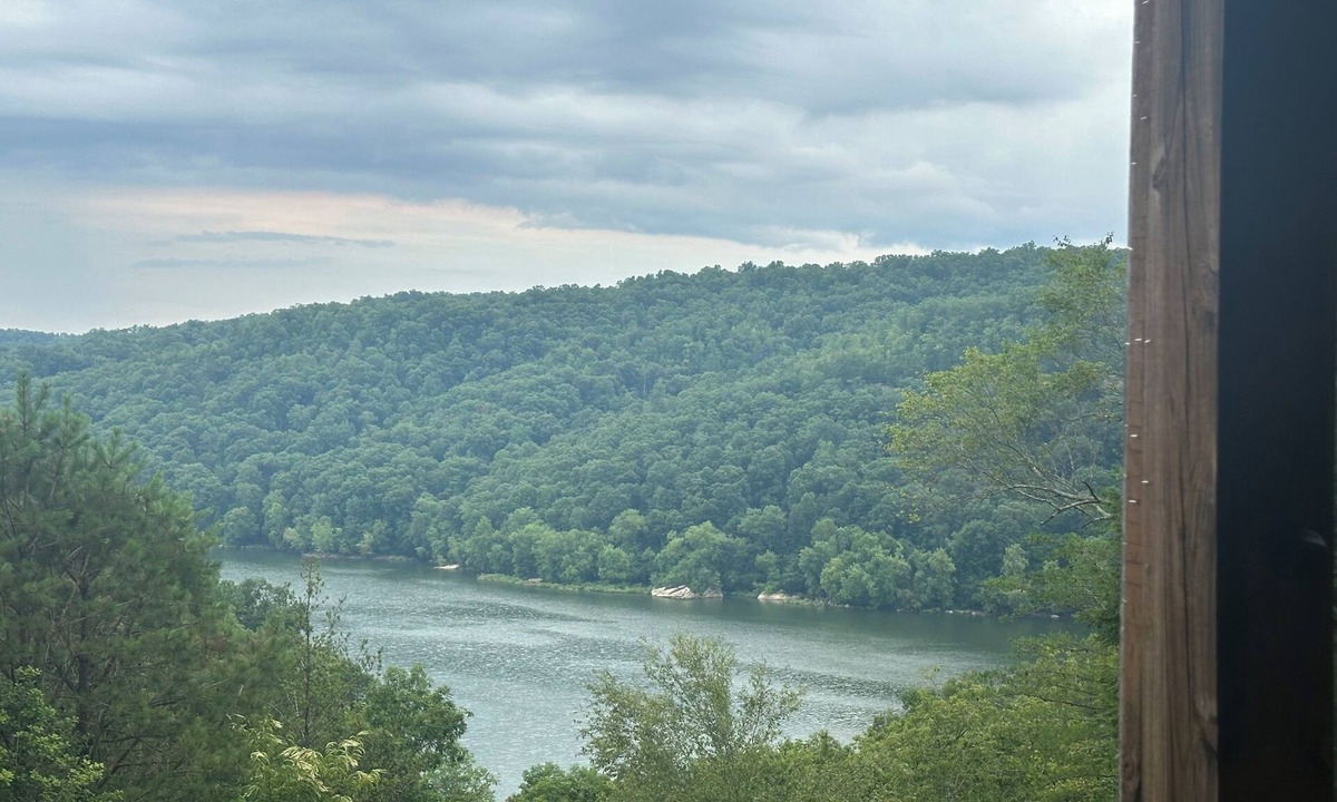 Parkers Lake Cabin | A cozy cabin, with lake views, located only 15 miles from Cumberland Falls!