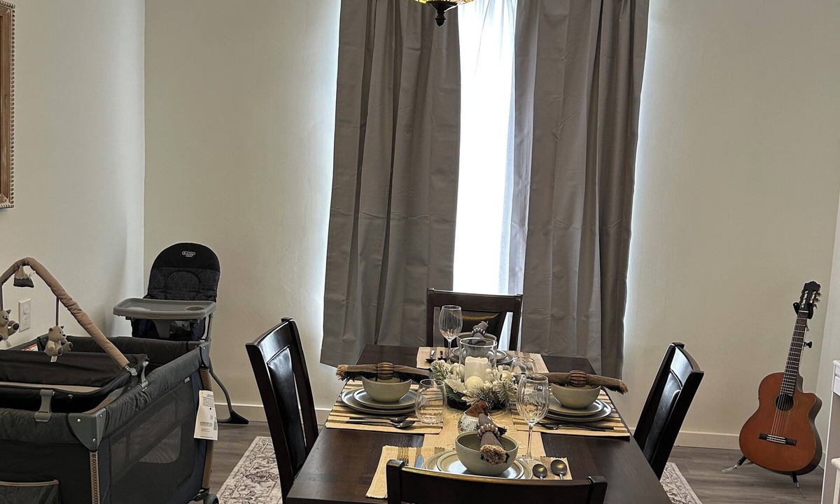 Bedford House | Accessible historic 3-bedroom, 2-bathroom bungalow with AC, WiFi in Southern IN