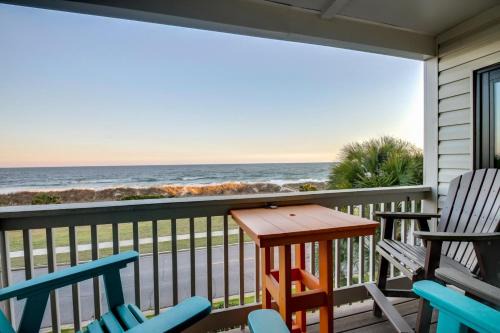 Myrtle Beach House | Adventurous Oceanfront 2 Bdrm Condo