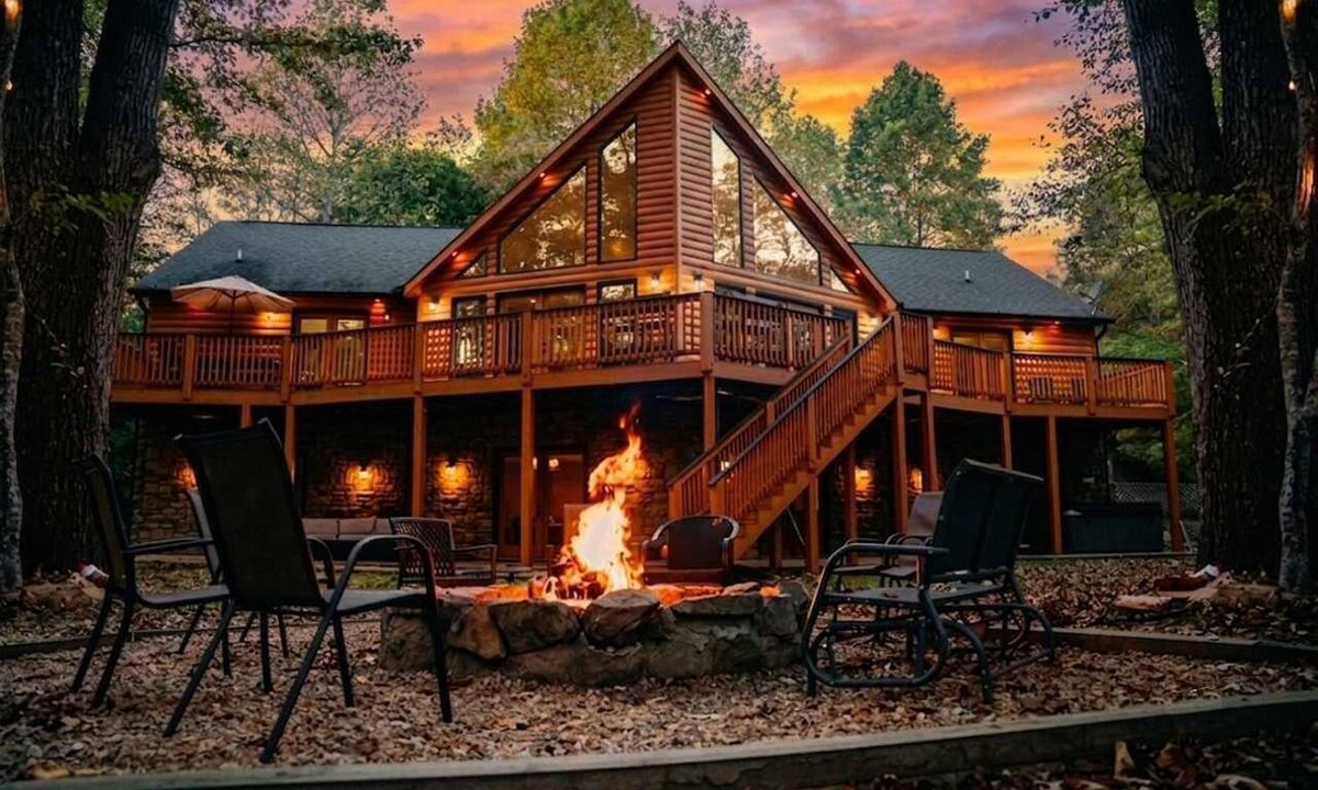 Sautee Nacoochee House | ALPINE RIVER ESCAPE - SECLUDED RIVERFRONT CABIN