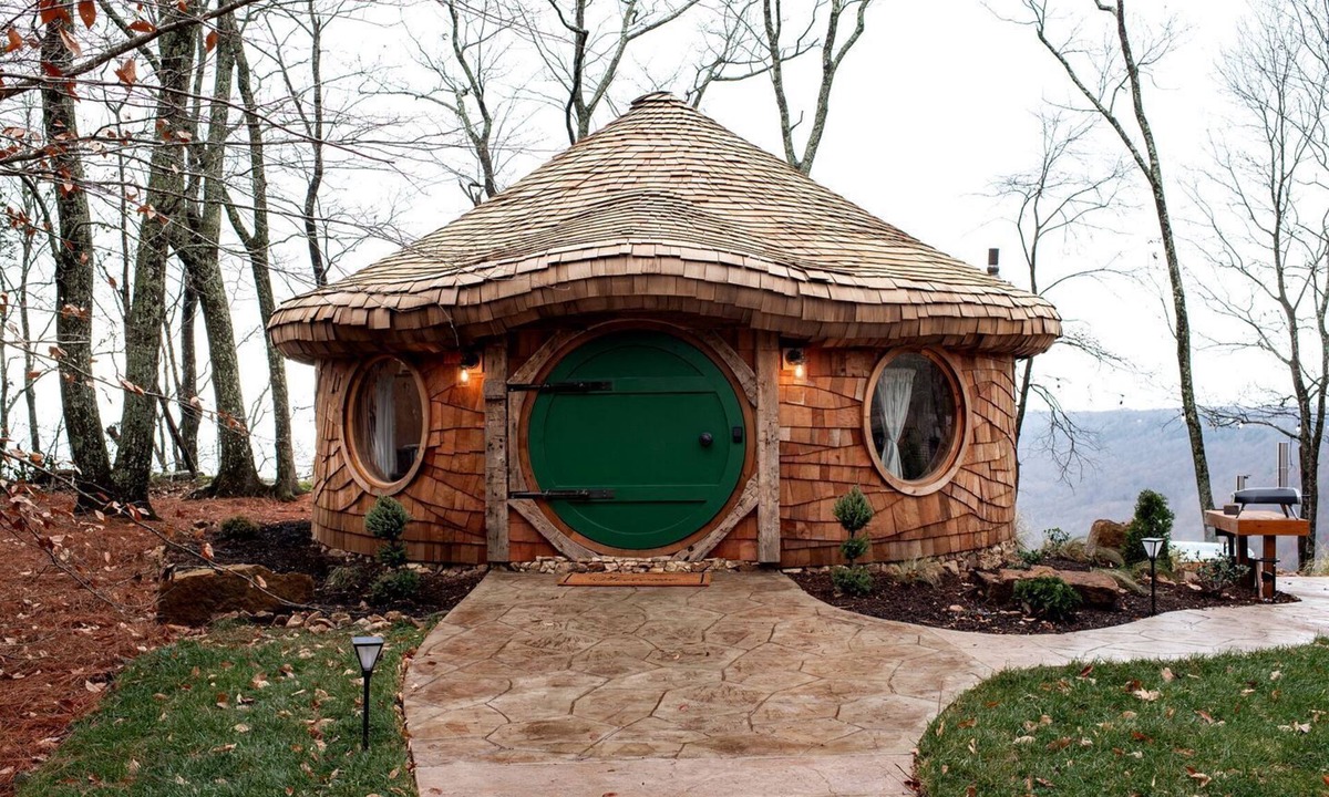 Rising Fawn Cabin | Amazing Hobbit House with Fire Pit and Barbecue in Rising Fawn, Georgia
