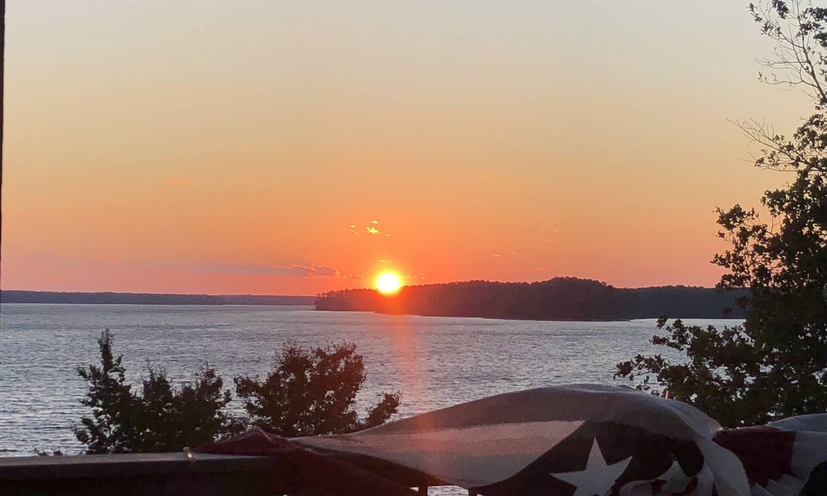 Modoc Shores House | Amazing lake view and sunsets! Perfect for Masters hosting 2024!